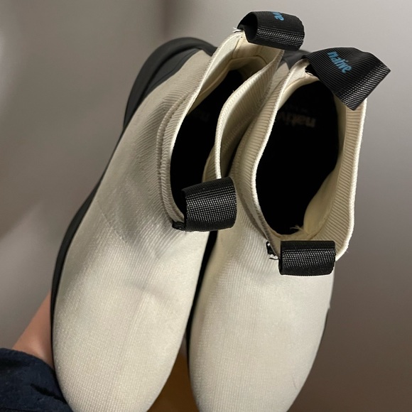 Native boots - Picture 5 of 5